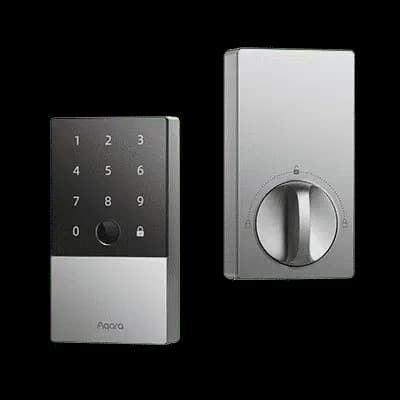 Khóa thông minh Aqara Smart Lock U200 lắp trước cửa nhà
